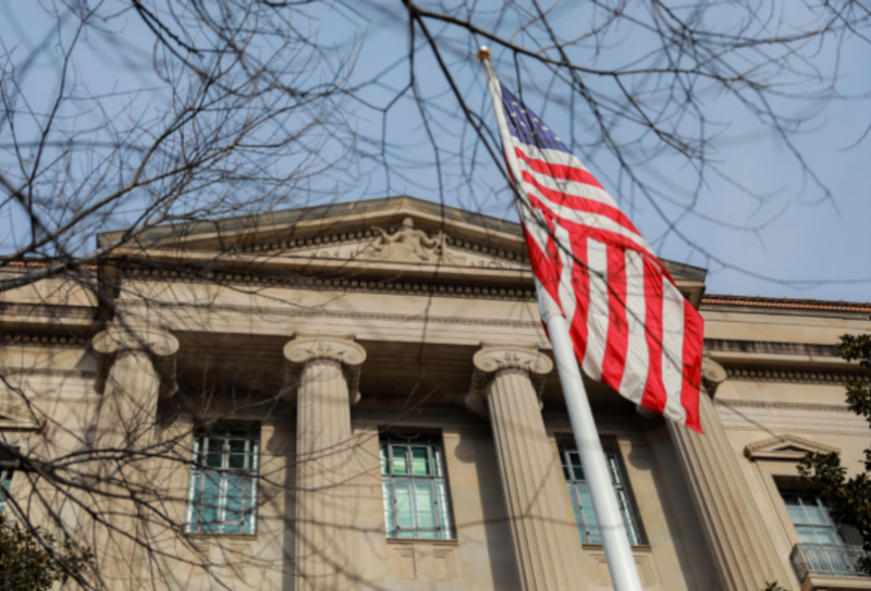 洛杉矶三女直播泄密ICE探员住处！向附近路人喊话：&ldquo;你的邻居是ICE&rdquo;