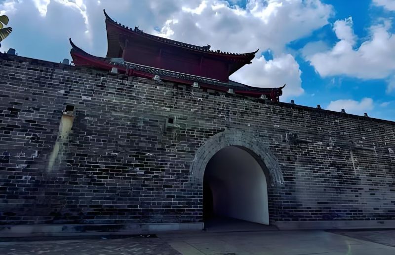 崖州翘楚，唐廷干城： 海南首位高官何履光生平考述